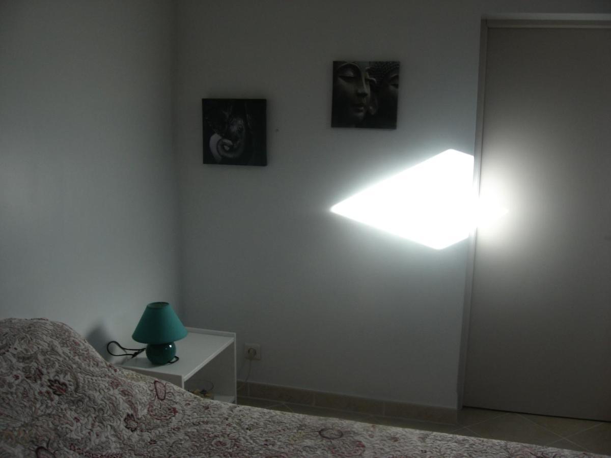 Ferienwohnung T 2 Avec Velux Sous Les Combes De 34 M2 La Londe-les-Maures Exterior foto