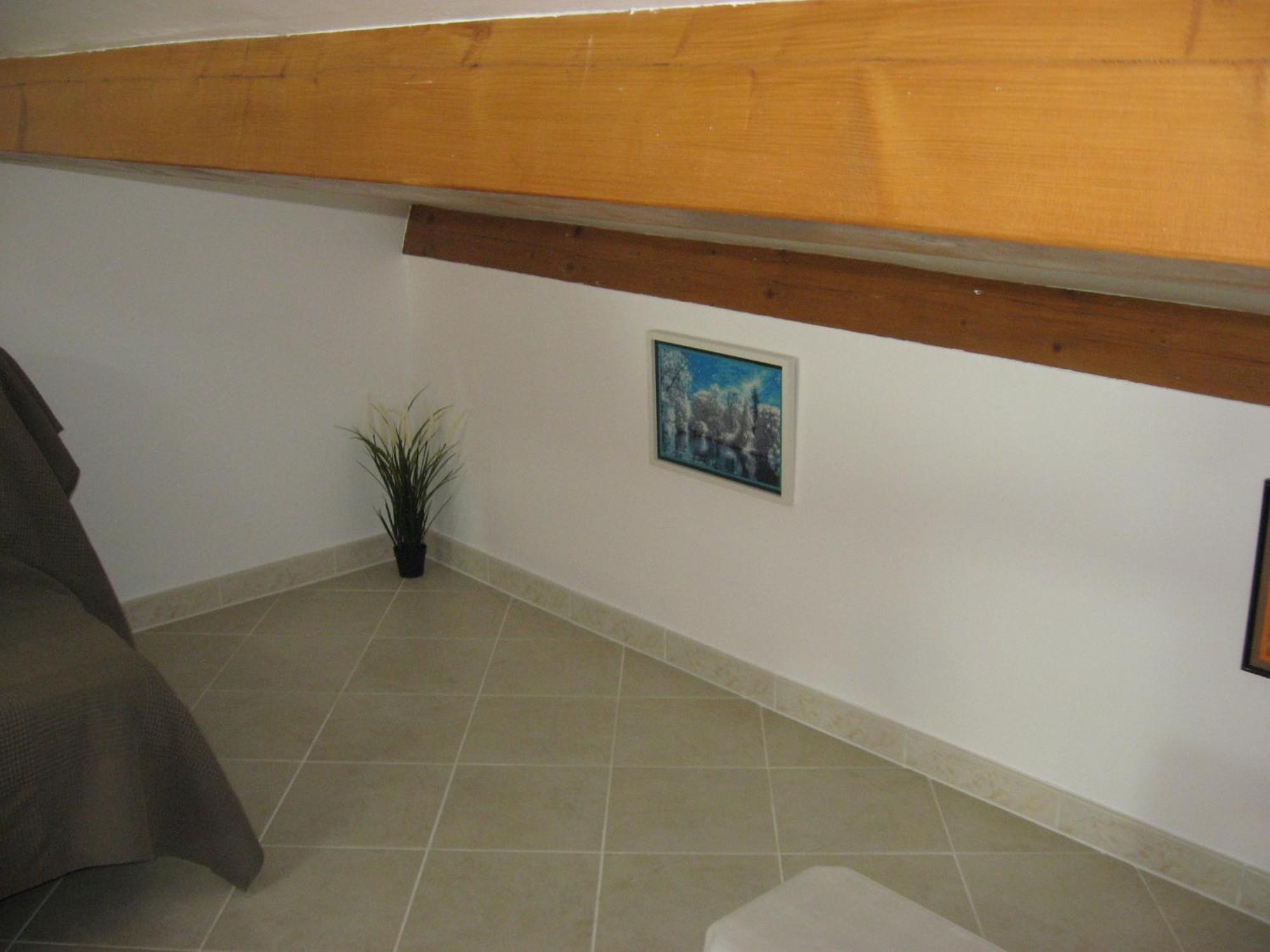 Ferienwohnung T 2 Avec Velux Sous Les Combes De 34 M2 La Londe-les-Maures Exterior foto