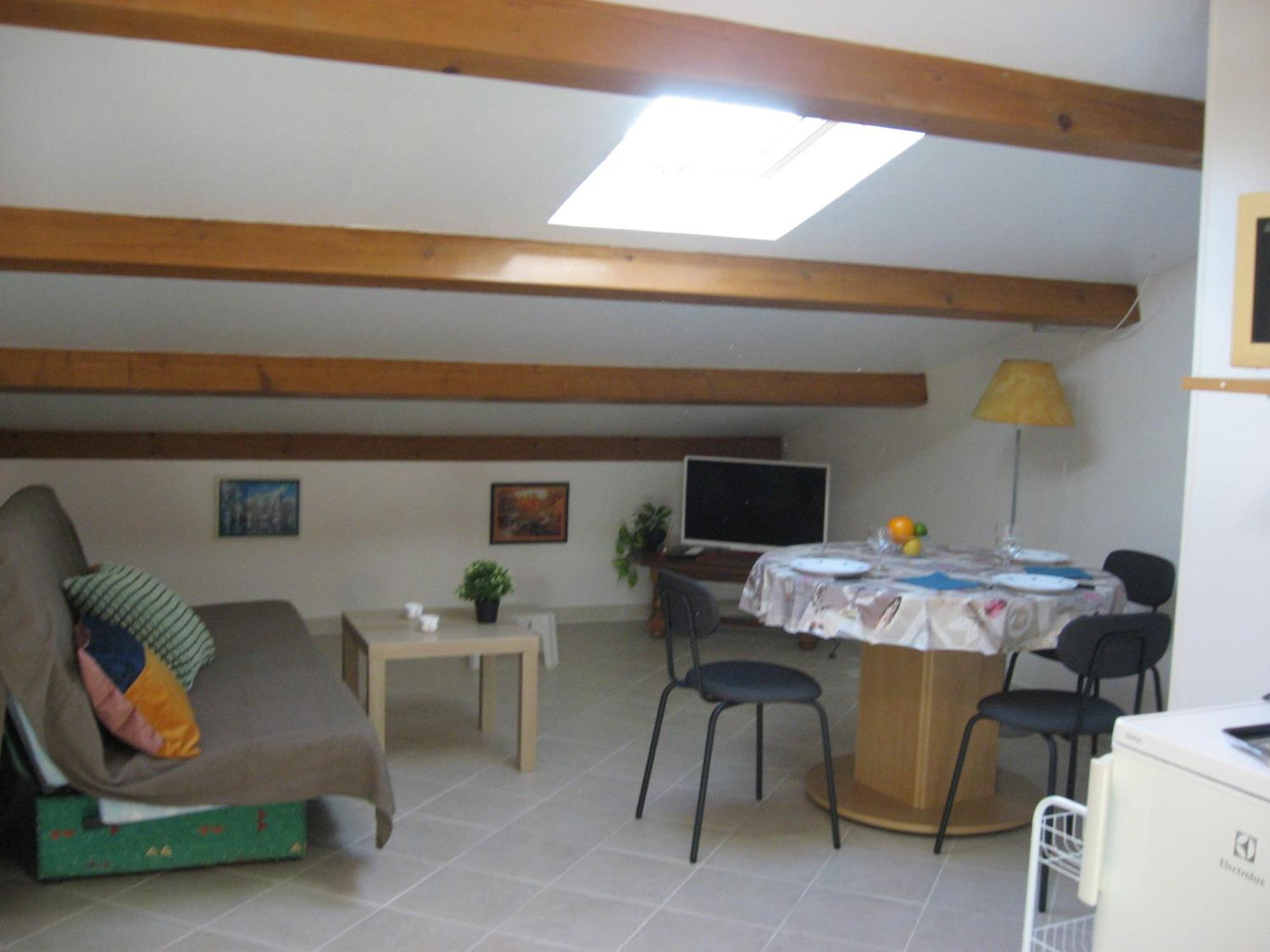 Ferienwohnung T 2 Avec Velux Sous Les Combes De 34 M2 La Londe-les-Maures Exterior foto